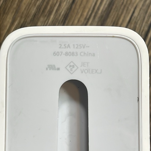 Apple Adapter 2.5A 125V 607-8083 JET VOLEZJ - Picture 3 of 3